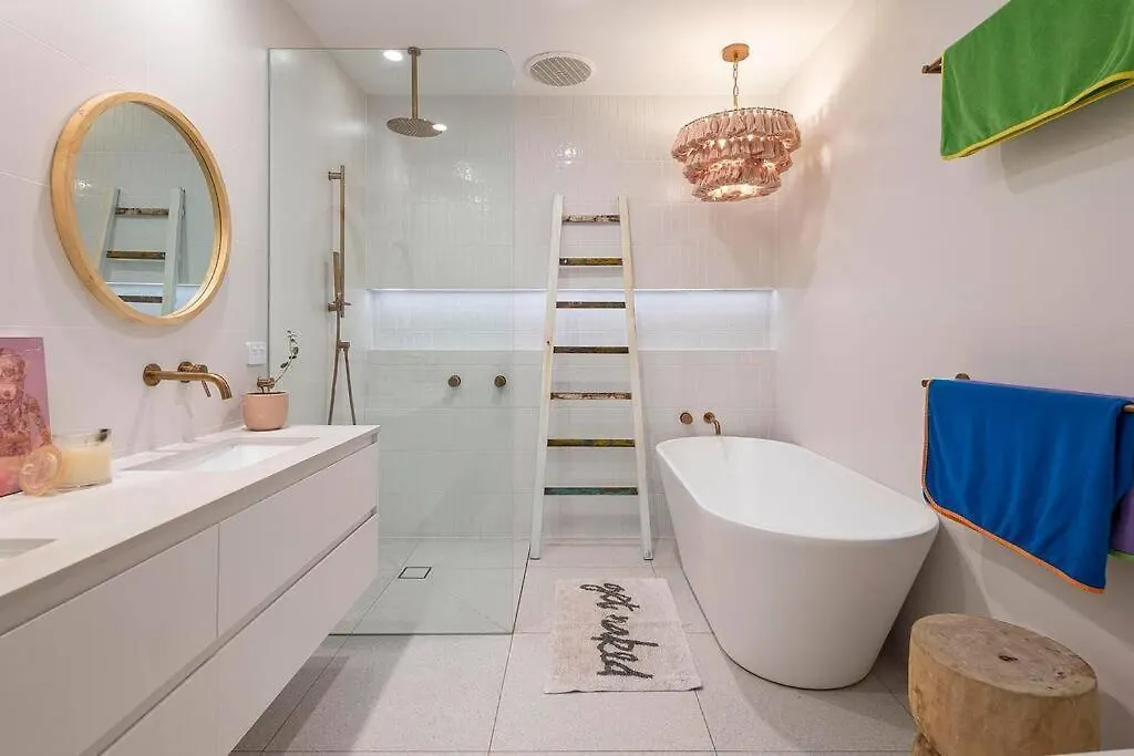 Luxe Modern 4 Bedroom Waterfront Home Gold Coast 0*,  Australia