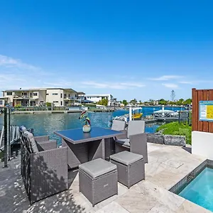 Luxury Modern Waterfront House Holiday home