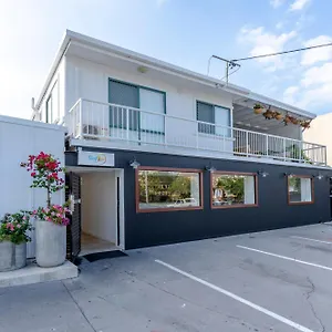Surf Boutique Backpackers - Free Breakfast Hostal